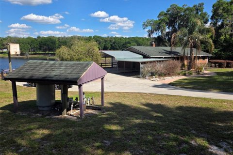 House in DeLand, Florida 4 bedrooms, 246.66 sq.m. № 2103215 - photo 6