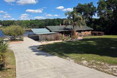 House in DeLand, Florida 4 bedrooms, 246.66 sq.m. № 2103215 - photo 3
