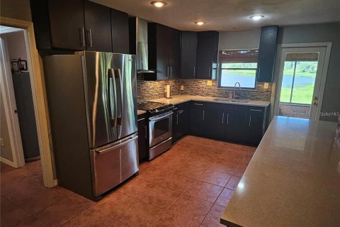 House in DeLand, Florida 4 bedrooms, 246.66 sq.m. № 2103215 - photo 9