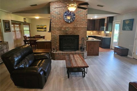 House in DeLand, Florida 4 bedrooms, 246.66 sq.m. № 2103215 - photo 7
