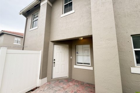 Touwnhouse à Miramar, Floride 3 chambres, 143.72 m2 № 2296036
