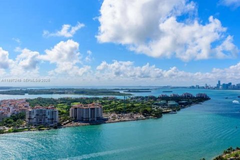 Condo in Miami Beach, Florida, 2 bedrooms № 2243326 - photo 22