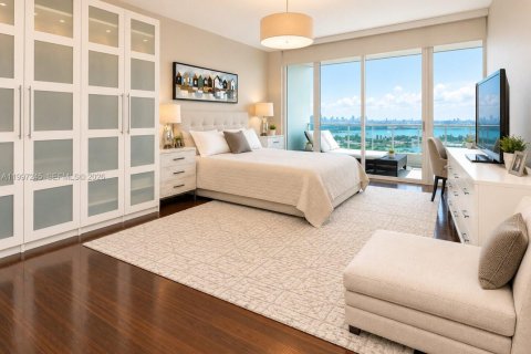 Condo in Miami Beach, Florida, 2 bedrooms № 2243326 - photo 10