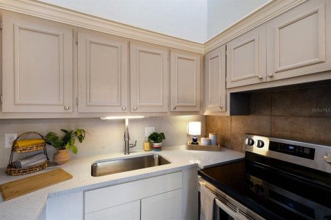 Condominio en venta en Sarasota, Florida, 2 dormitorios, 78.69 m2 № 1838465 - foto 13