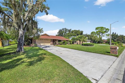 House in Plant City, Florida 3 bedrooms, 217.76 sq.m. № 1899808 - photo 8