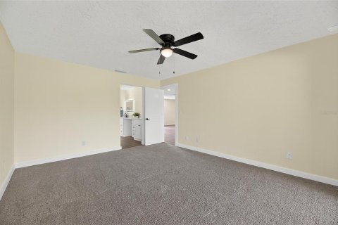 House in Plant City, Florida 3 bedrooms, 217.76 sq.m. № 1899808 - photo 27