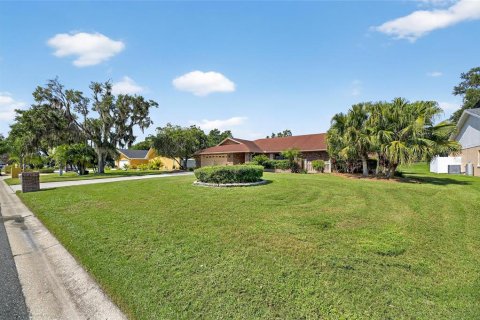House in Plant City, Florida 3 bedrooms, 217.76 sq.m. № 1899808 - photo 5