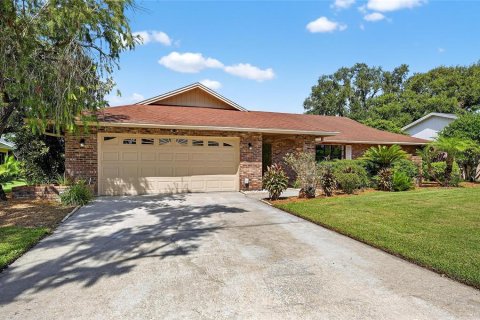 House in Plant City, Florida 3 bedrooms, 217.76 sq.m. № 1899808 - photo 1