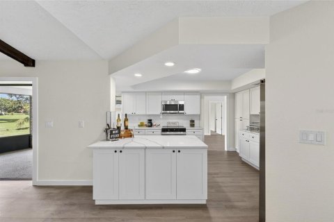 House in Plant City, Florida 3 bedrooms, 217.76 sq.m. № 1899808 - photo 15