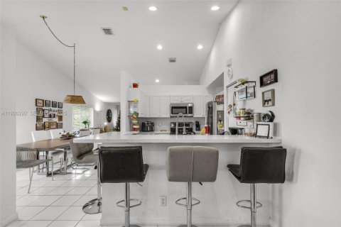 Casa en venta en Weston, Florida, 3 dormitorios, 142.42 m2 № 1984560 - foto 10