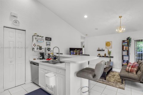 Casa en venta en Weston, Florida, 3 dormitorios, 142.42 m2 № 1984560 - foto 8