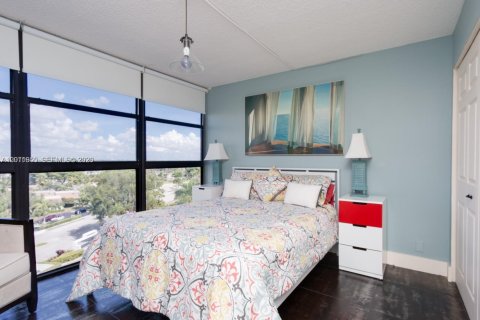 Condominio en alquiler en Hallandale Beach, Florida, 2 dormitorios, 132.85 m2 № 2074939 - foto 28