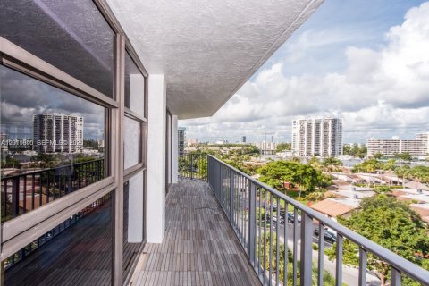 Condominio en alquiler en Hallandale Beach, Florida, 2 dormitorios, 132.85 m2 № 2074939 - foto 20
