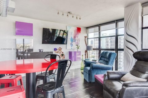 Condominio en alquiler en Hallandale Beach, Florida, 2 dormitorios, 132.85 m2 № 2074939 - foto 14