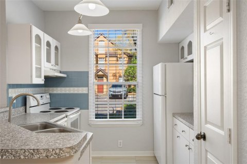 Condo in Orlando, Florida, 1 bedroom  № 2221920 - photo 29