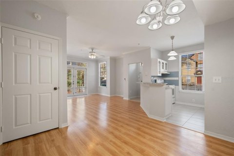 Condo in Orlando, Florida, 1 bedroom  № 2221920 - photo 26