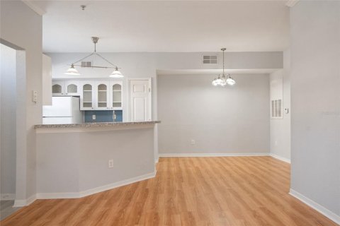 Condo in Orlando, Florida, 1 bedroom  № 2221920 - photo 27