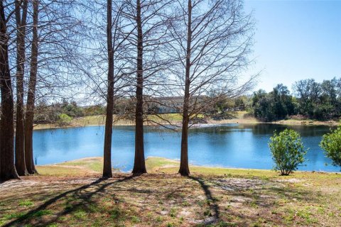 Condo in Orlando, Florida, 1 bedroom  № 2221920 - photo 11