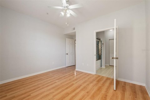 Condo in Orlando, Florida, 1 bedroom  № 2221920 - photo 4