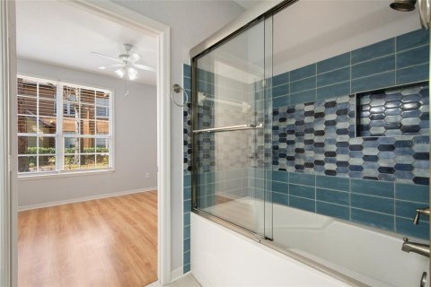 Condo in Orlando, Florida, 1 bedroom  № 2221920 - photo 3