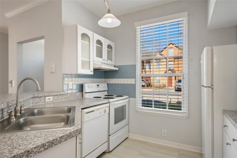 Condo in Orlando, Florida, 1 bedroom  № 2221920 - photo 17