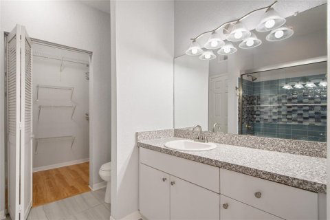 Condo in Orlando, Florida, 1 bedroom  № 2221920 - photo 2