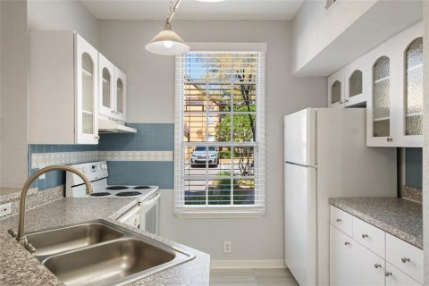 Condo in Orlando, Florida, 1 bedroom  № 2221920 - photo 18