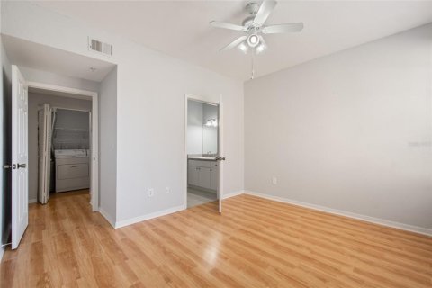 Condo in Orlando, Florida, 1 bedroom  № 2221920 - photo 13