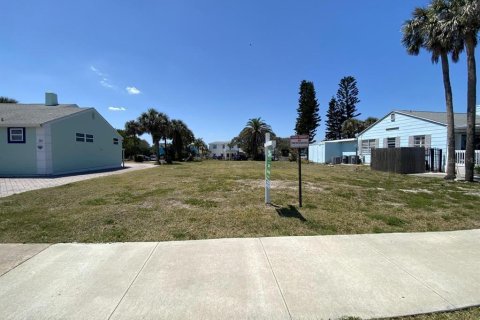 Propiedad comercial en Cocoa Beach, Florida № 2118510