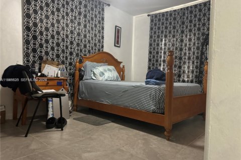 Villa ou maison à vendre à Miami, Floride: 3 chambres, 96.62 m2 № 2059936 - photo 13