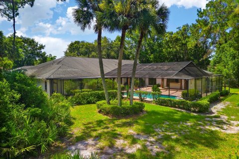 House in Weeki Wachee, Florida 4 bedrooms, 450.95 sq.m. № 1812813 - photo 2