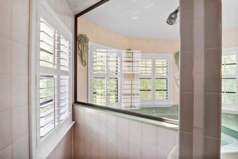 House in Weeki Wachee, Florida 4 bedrooms, 450.95 sq.m. № 1812813 - photo 30