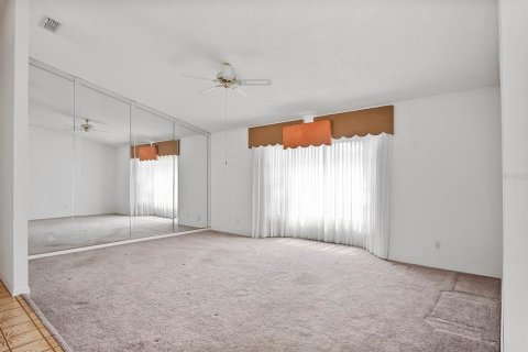 House in Weeki Wachee, Florida 4 bedrooms, 450.95 sq.m. № 1812813 - photo 8