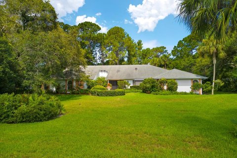 House in Weeki Wachee, Florida 4 bedrooms, 450.95 sq.m. № 1812813 - photo 1