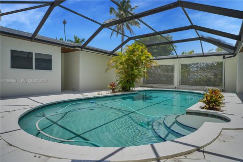 House in Hollywood, Florida 4 bedrooms, 255.39 sq.m. № 2080742 - photo 16