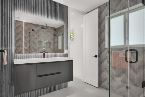House in Hollywood, Florida 4 bedrooms, 255.39 sq.m. № 2080742 - photo 15