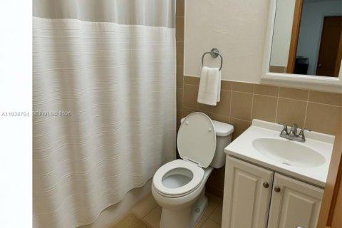 Villa ou maison à louer à Cutler Bay, Floride: 4 chambres, 125.6 m2 № 1997443 - photo 8