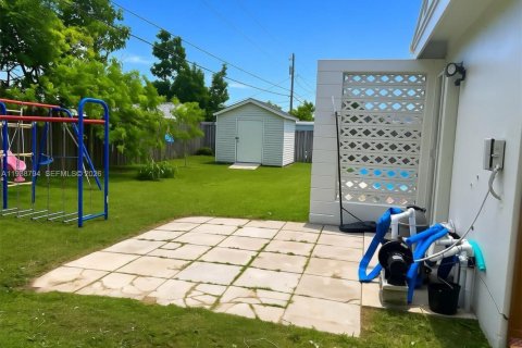 Villa ou maison à louer à Cutler Bay, Floride: 4 chambres, 125.6 m2 № 1997443 - photo 15