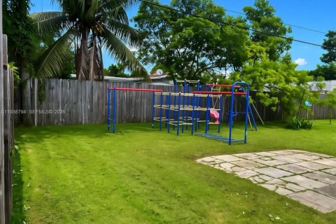 Villa ou maison à louer à Cutler Bay, Floride: 4 chambres, 125.6 m2 № 1997443 - photo 12