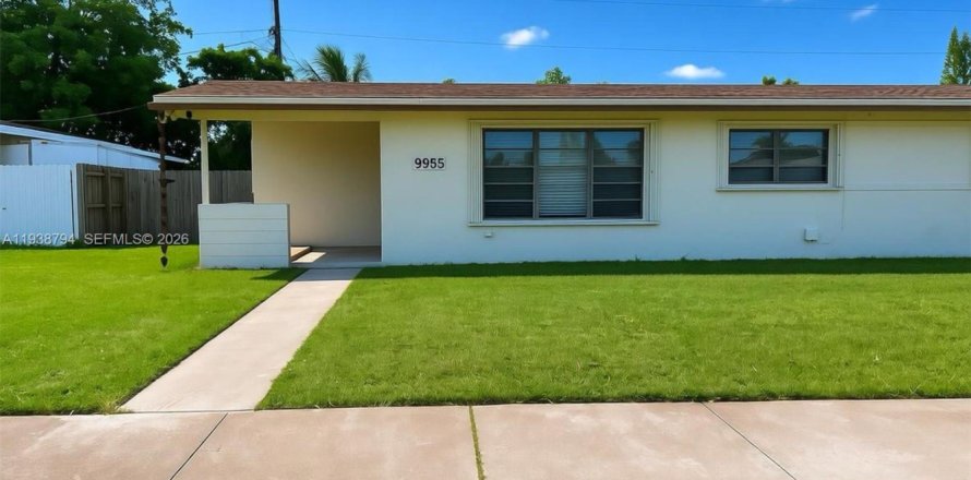 Villa ou maison à Cutler Bay, Floride 4 chambres, 125.6 m2 № 1997443