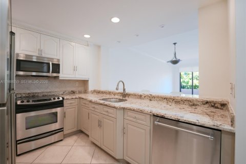 Купить кондоминиум в Ки-Бискейн, Флорида 2 спальни, 138.24м2, № 2056785 - фото 4