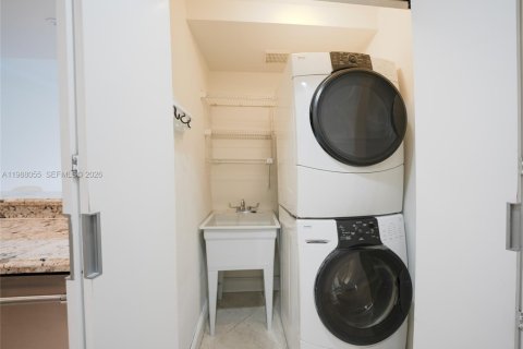 Купить кондоминиум в Ки-Бискейн, Флорида 2 спальни, 138.24м2, № 2056785 - фото 6