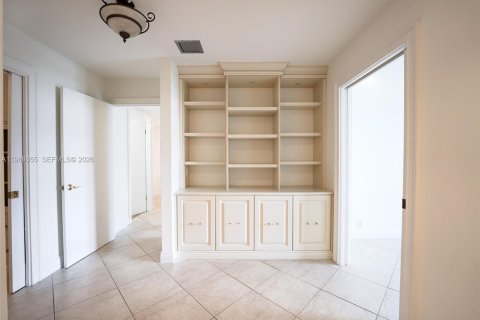 Купить кондоминиум в Ки-Бискейн, Флорида 2 спальни, 138.24м2, № 2056785 - фото 10