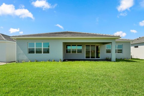 House in Port St. Lucie, Florida 4 bedrooms, 273.32 sq.m. № 2172054 - photo 15