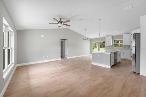 House in Citrus Springs, Florida 3 bedrooms, 134.52 sq.m. № 1762291 - photo 3