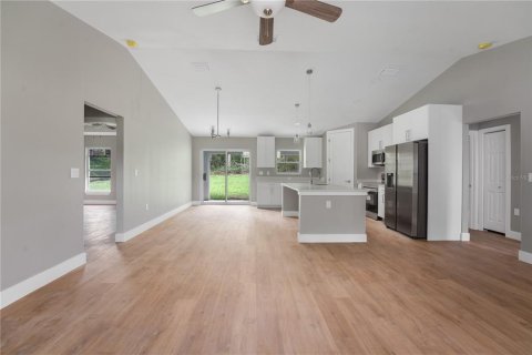 House in Citrus Springs, Florida 3 bedrooms, 134.52 sq.m. № 1762291 - photo 5