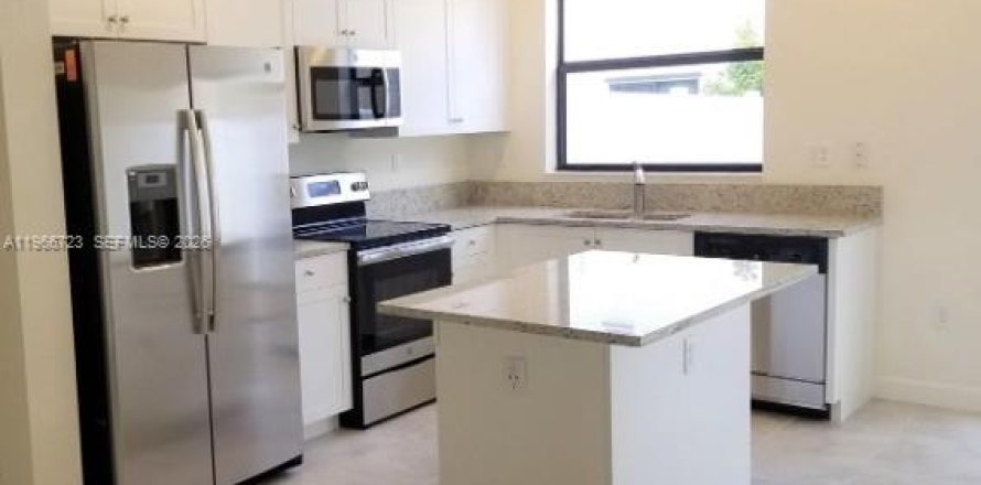 Casa en Hialeah, Florida 3 dormitorios, 123.75 m2 № 2029587