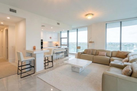 Copropriété à louer à West Palm Beach, Floride: 1 chambre, 100.89 m2 № 2376974 - photo 2