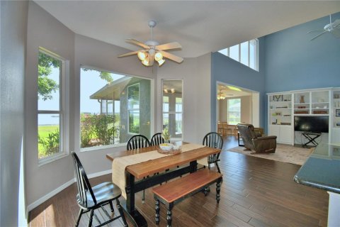 House in Winter Haven, Florida 5 bedrooms, 293.66 sq.m. № 1609063 - photo 13