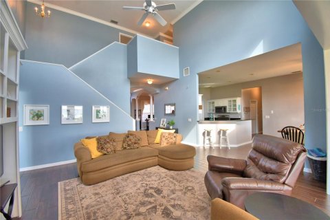 House in Winter Haven, Florida 5 bedrooms, 293.66 sq.m. № 1609063 - photo 9
